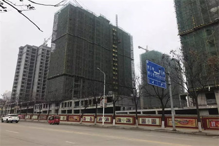 羊山外小分校旁低价捡漏！电梯精装三卧未入住恒大商圈